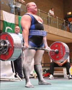 On est tous déjà arrivé à la salle de sport sans savoir par quel exercice commencer dans notre entraînement. Or, l'ordre des exercices dans un entrainement est primordial dans la progression d'un athlète.